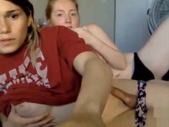 Cute Shemale and girl blowjob Online