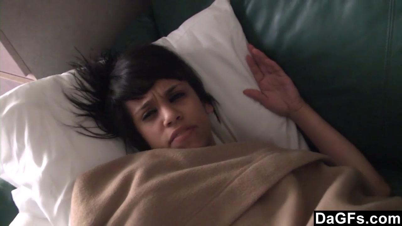 Spicy Morning Handjob Doing By A Very Cute Morena - DaGFs