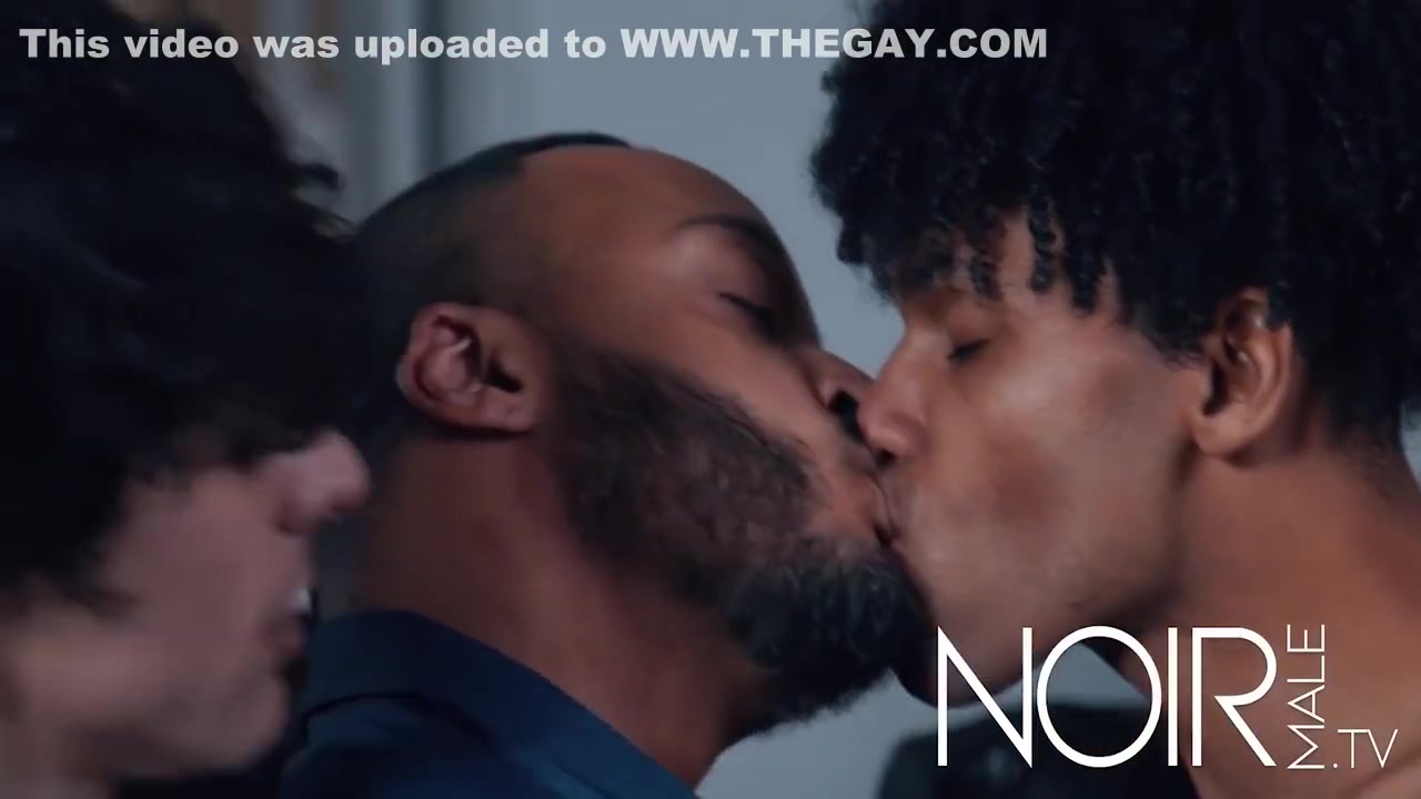 Tony Genius - White Guy Has A Threesome With Two Huge Black Cocks For The First Time 10 Min