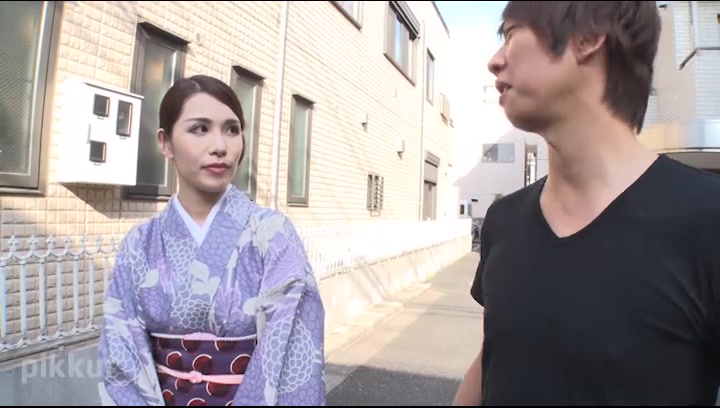 Nana Kamiyama Seducing By Flashing Pussy: Nana Kamiyama