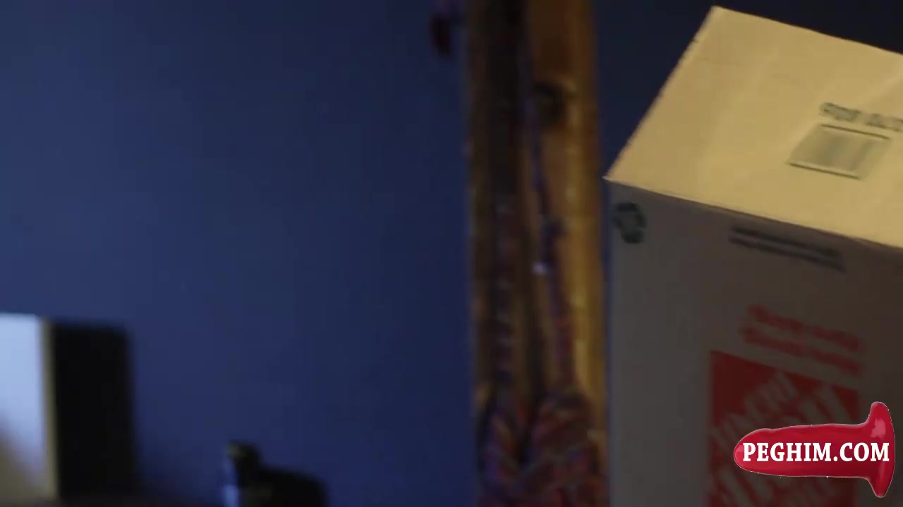 Moving Day - Sex Movies Featuring Peghim