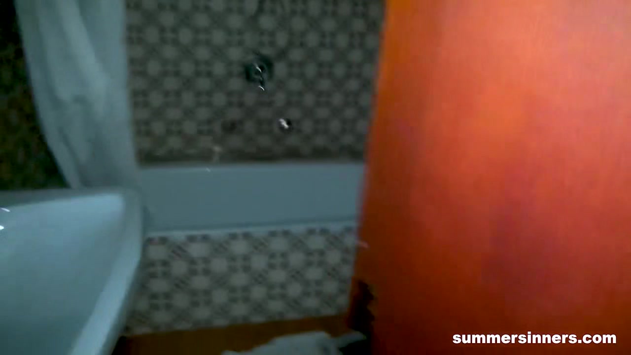 From the Pool to the Bedroom - Summersinners