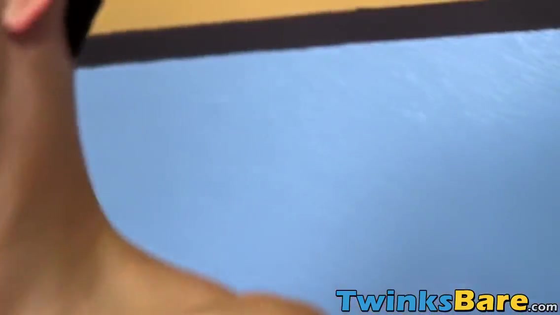 Twinky Performs Oral Sex Before Hot Bareback Sex Session 9 Min With Gay Porn, Jasper Robinson And Evan James
