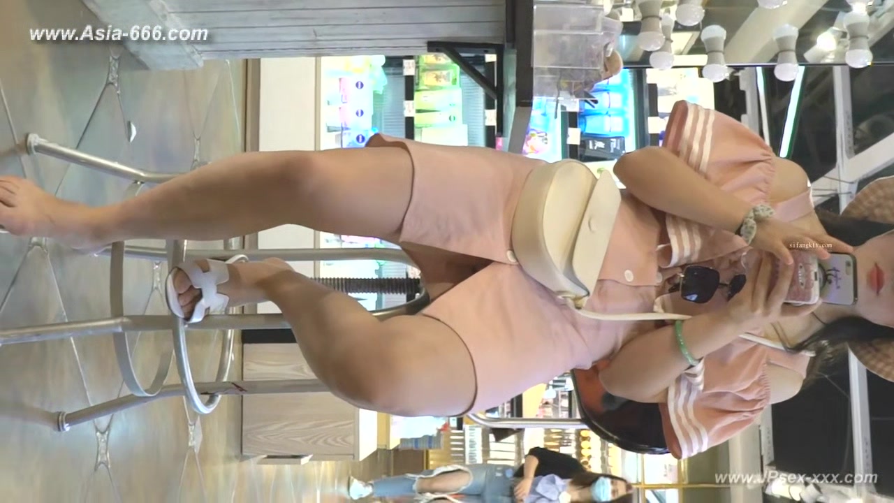 peeping chinese amateur upskirt.108