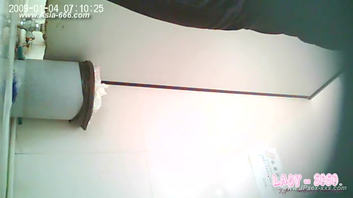 chinese girls go to toilet.29
