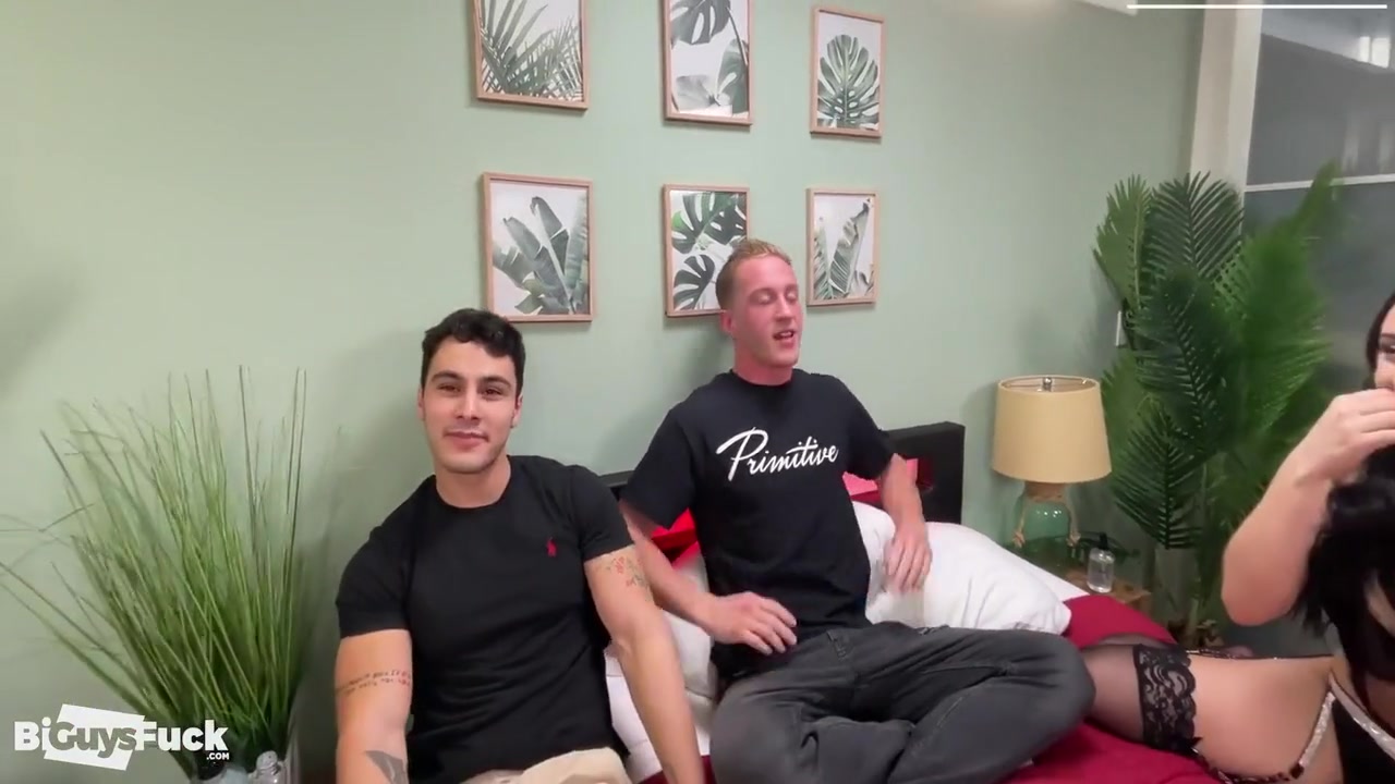 Bi 3 Way Hotttt Fuck Sesh - Behind The