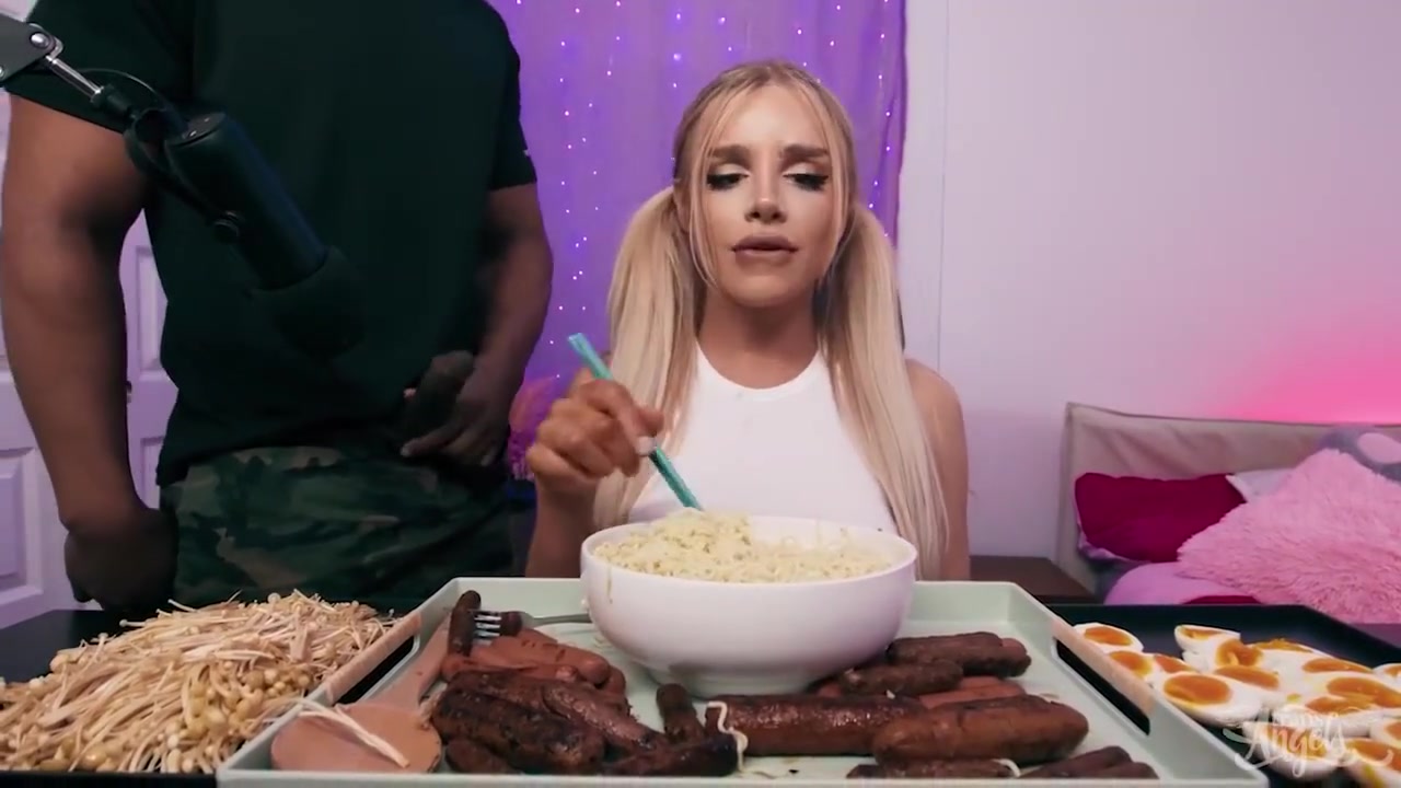 Influencer Turns Her Mukbang Into A Steamy Feast - Papi Santiago And Angellica Good