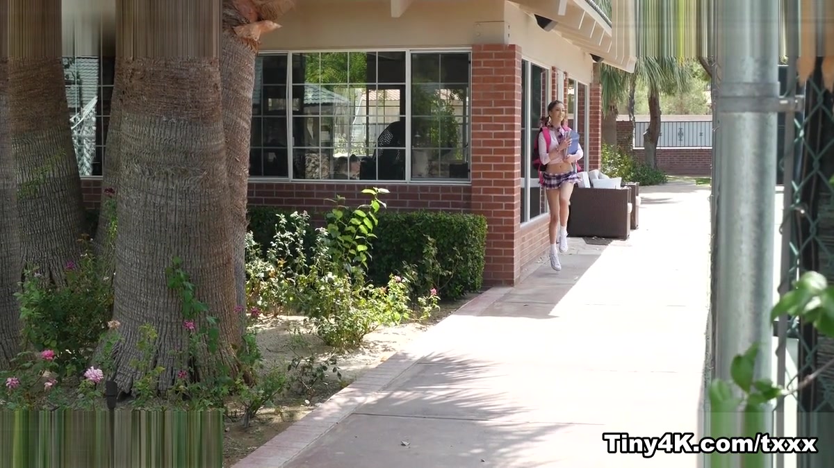 Kristen Scott in Back To School - Tiny4K