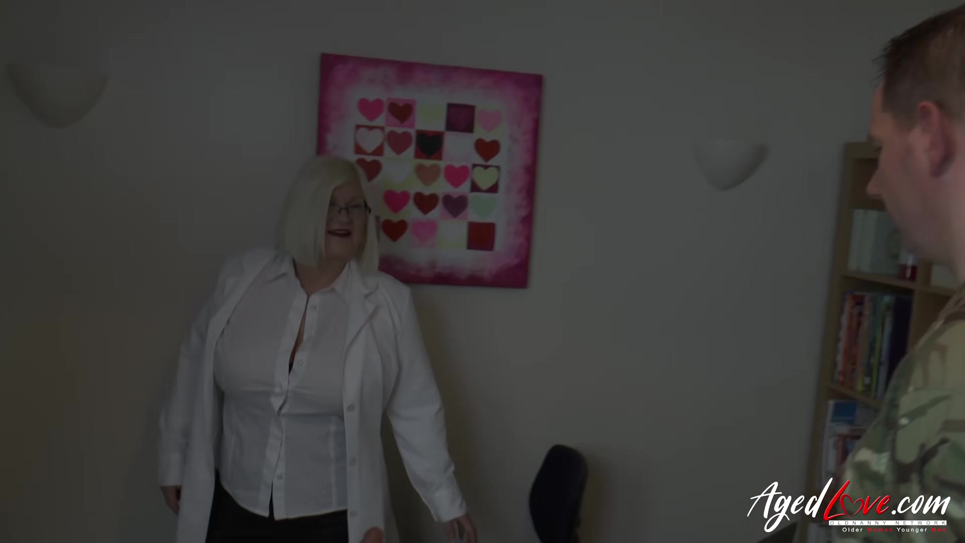 AgedLovE Sexologist Helping Soldier