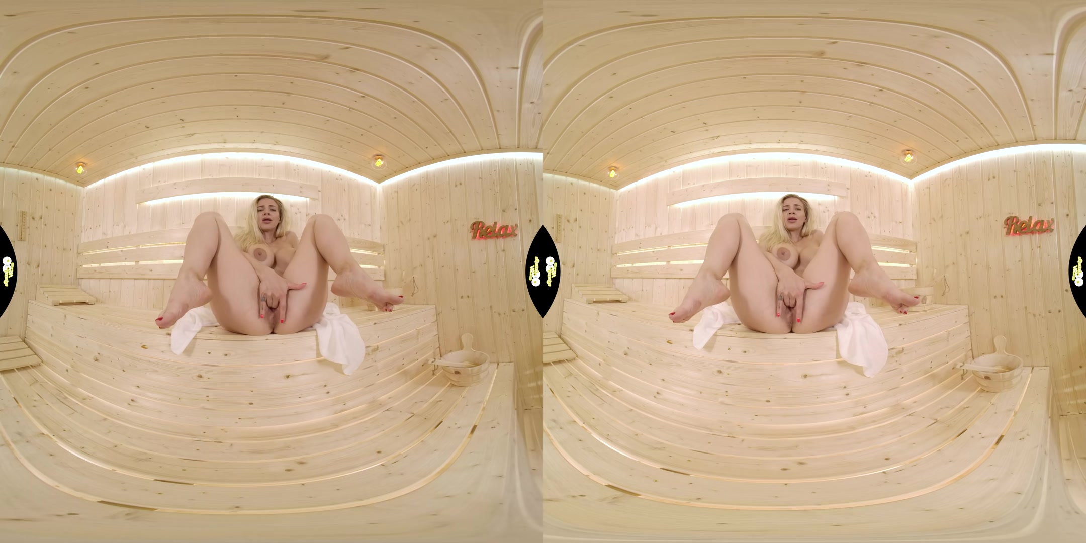 Play in Sauna - SqueezeVR