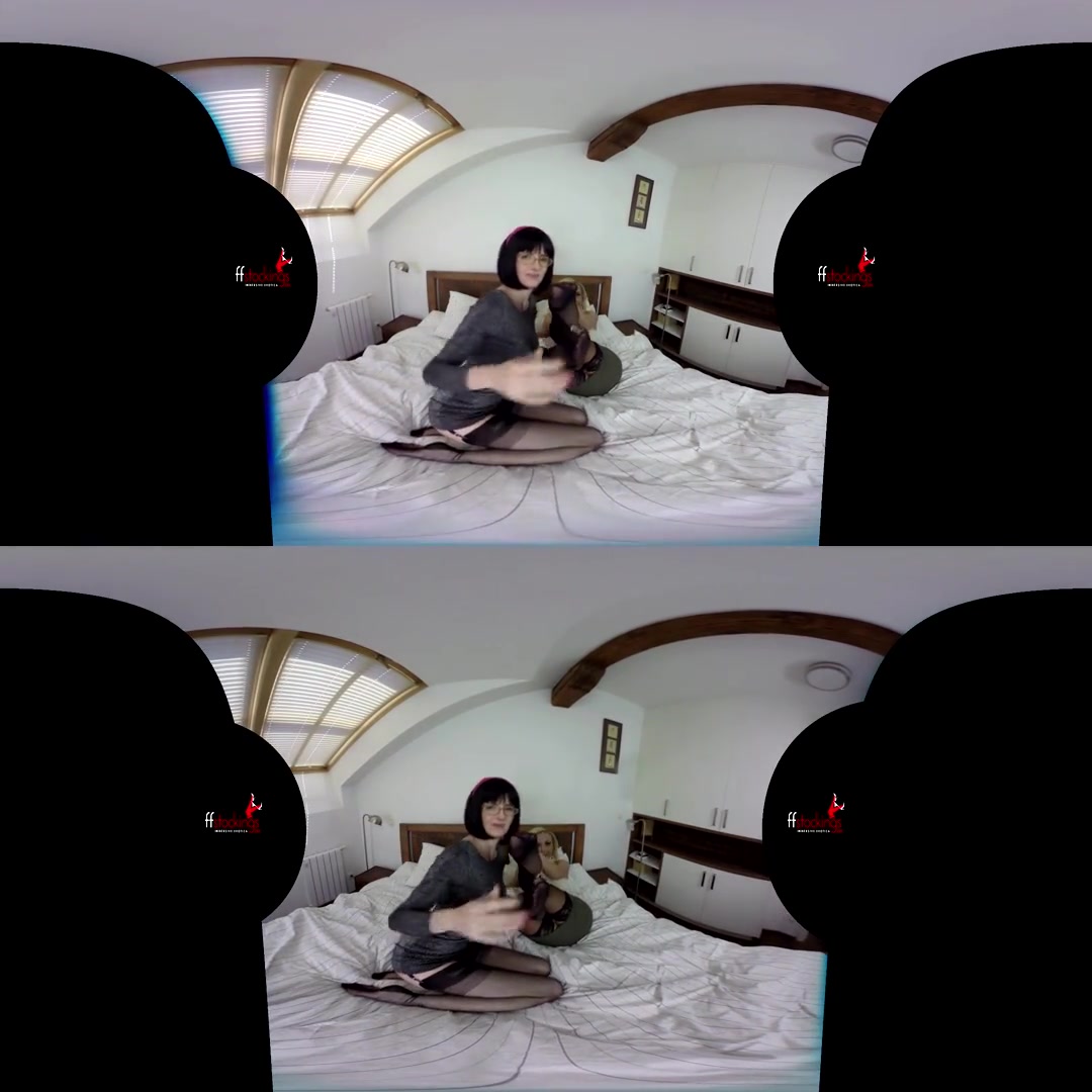 Naughty Julia & Vinna Reed in Feel The Heat Virtual Reality - FFStockings