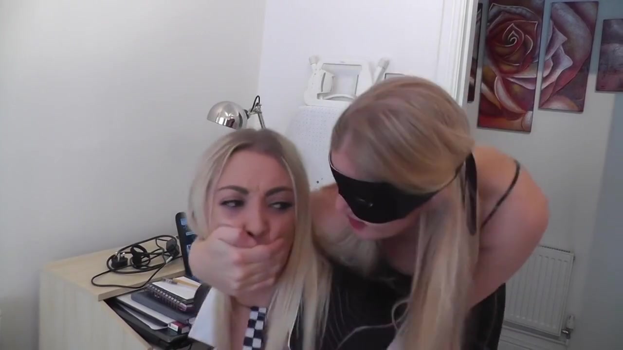 Lady Cop & The Burglar