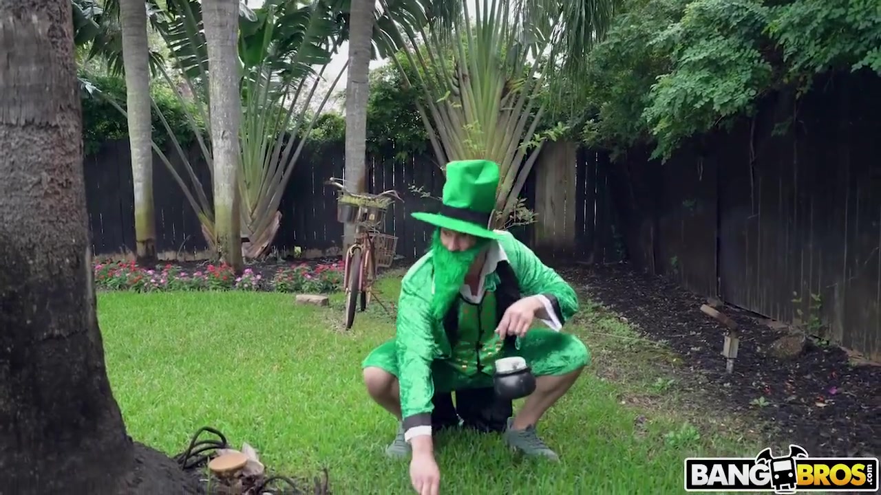 Leprechaun With Big Dick Pounds Curvy Latin With Rose Monroe And Mama Cita