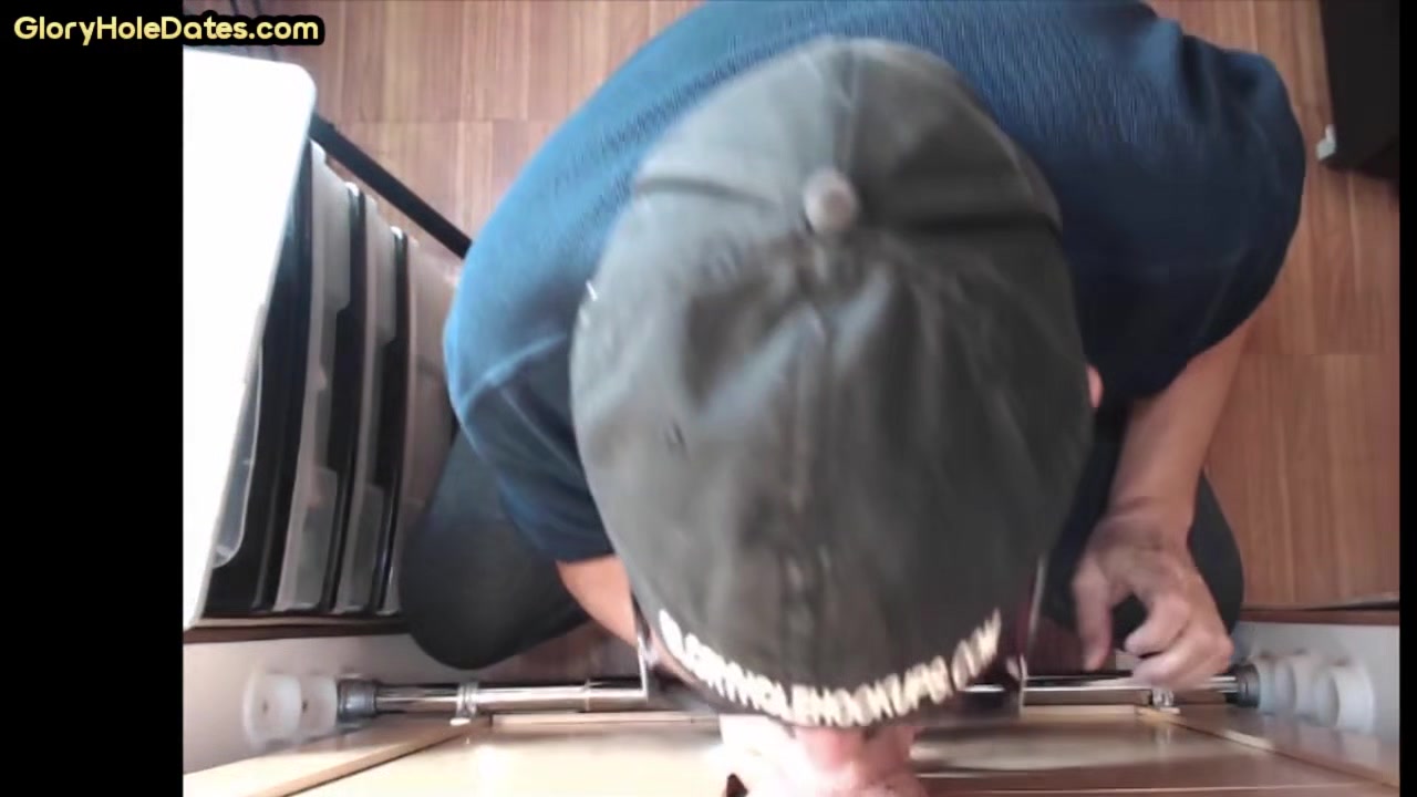 Gloryhole mature gay sucks dick at home in homemade oral