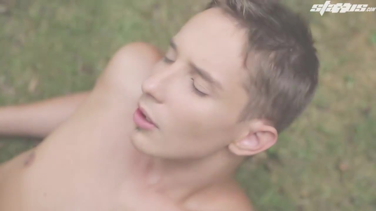 Czech Twink Kevin Ateohs First Experience - Kevin Ateah And Rudy Valentino
