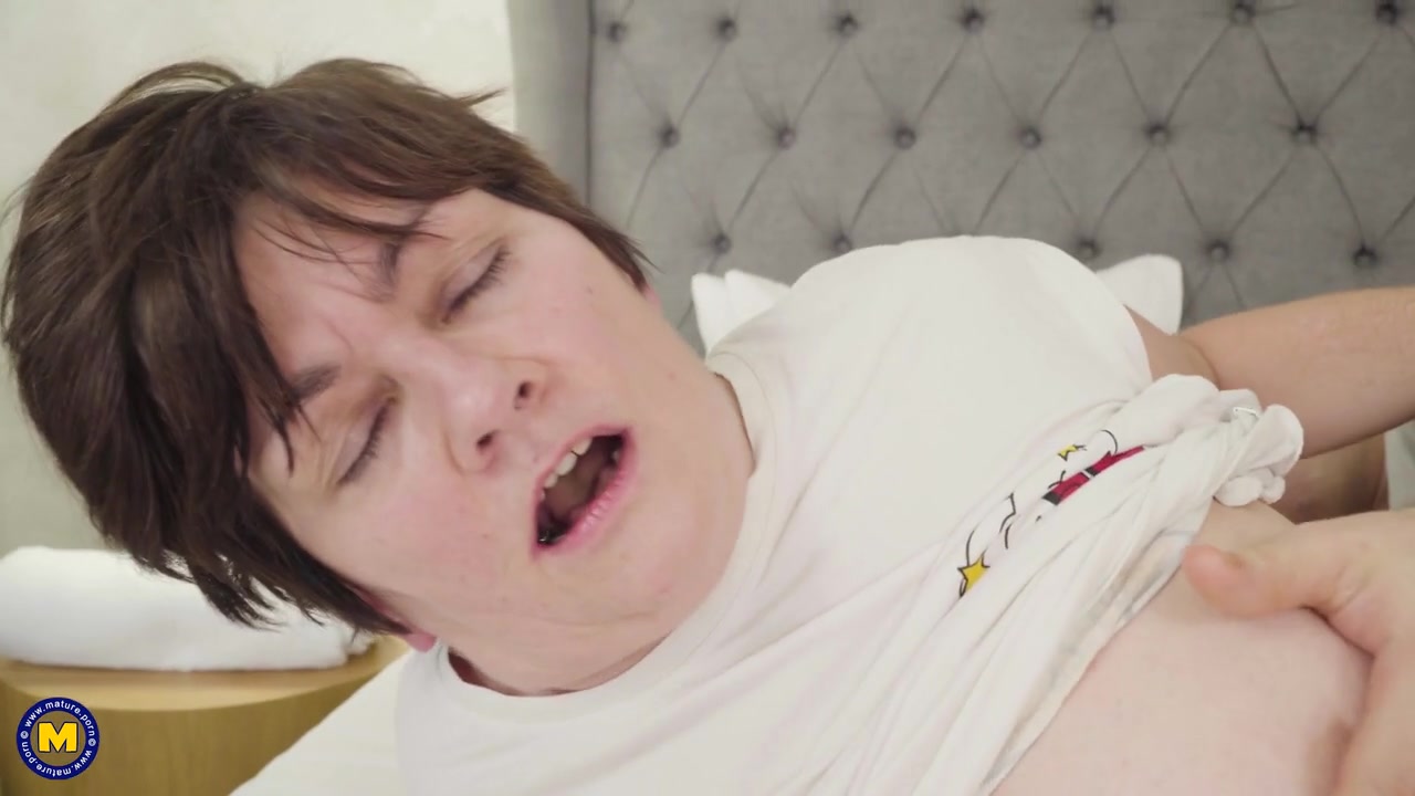 Sharing A Hotelbed With My 58 Year Old Mother In Law - MatureNl