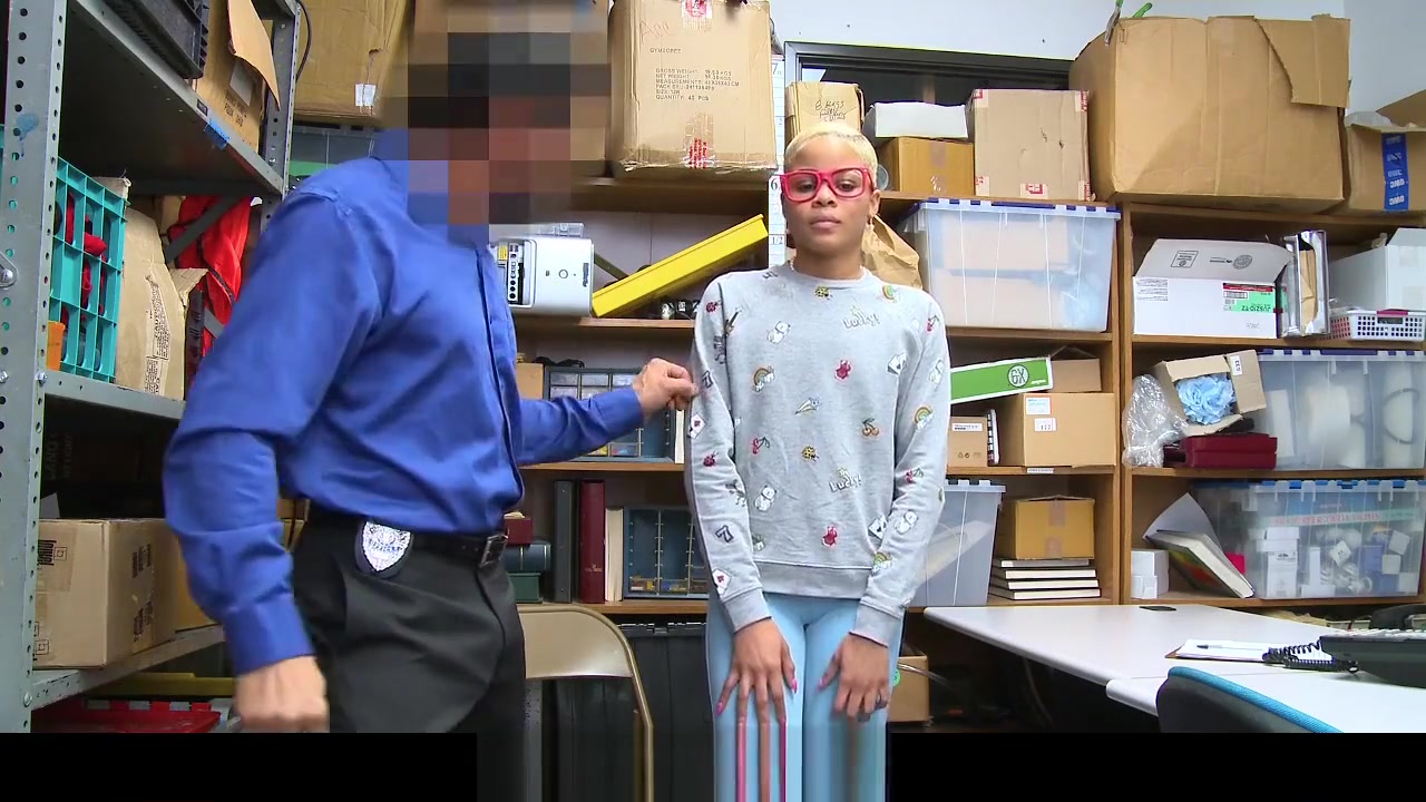Shoplyfter - Ebony teen 18+ Caught Stealing