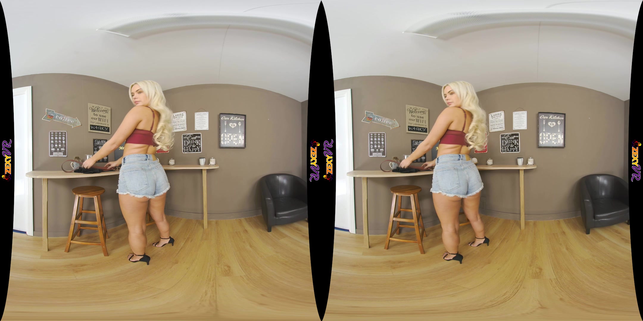 Naked Coffee featuring Louise - ZexyVR