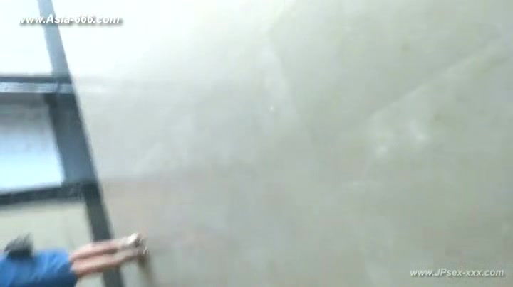 chinese girls go to toilet.120