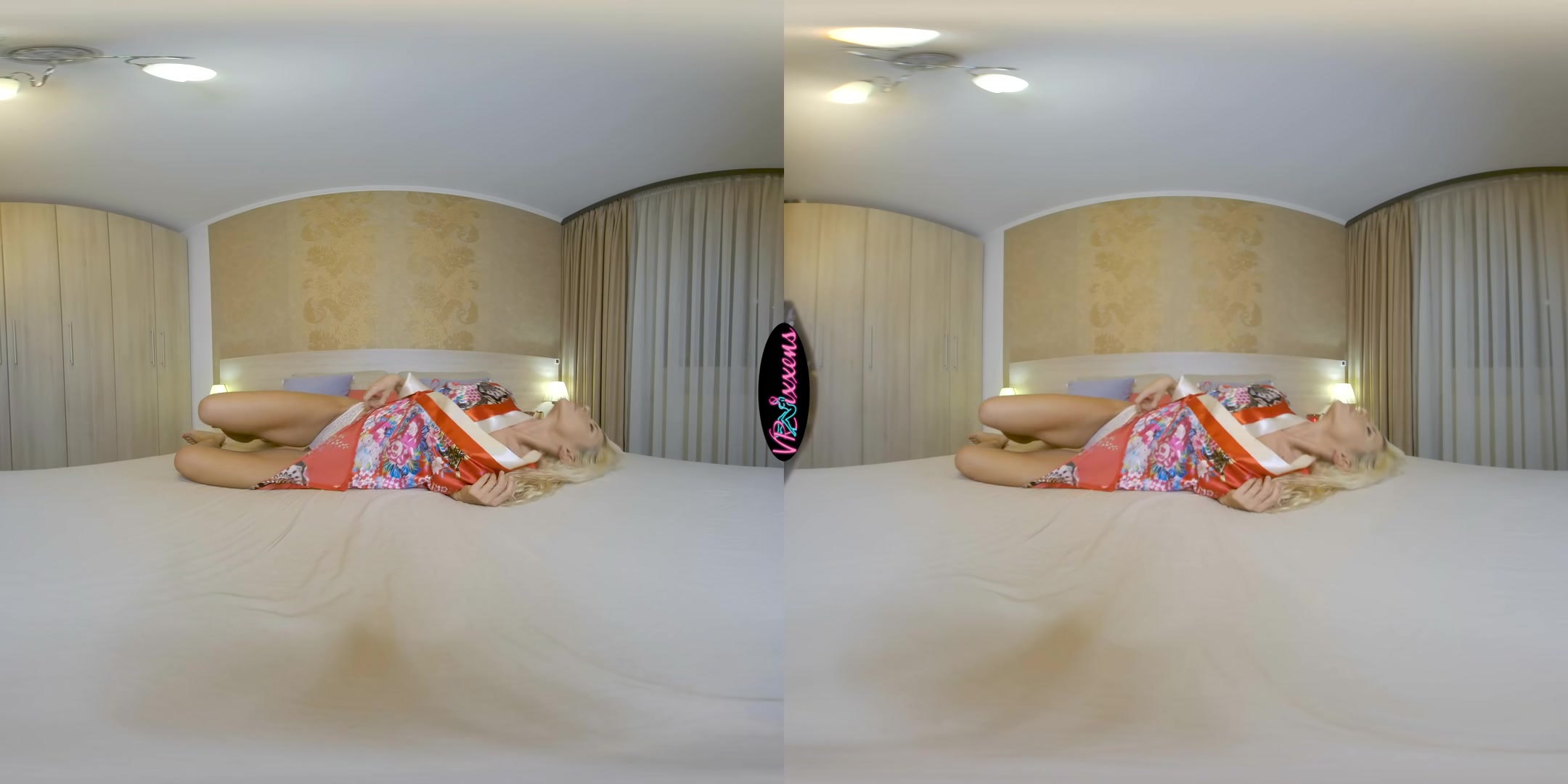 Flexible Girl Masturbation - VRixxens