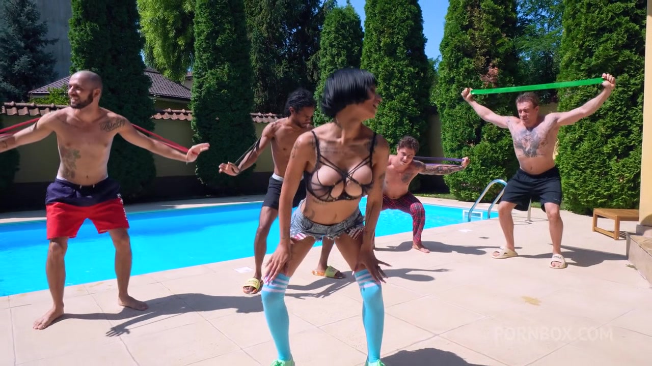 FIRST TAP WITH PISS! Sexy Candy Scott gets her first triple anal