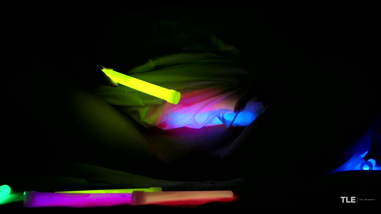 Glow Of The Night - Lisa Dawn - TheLifeErotic