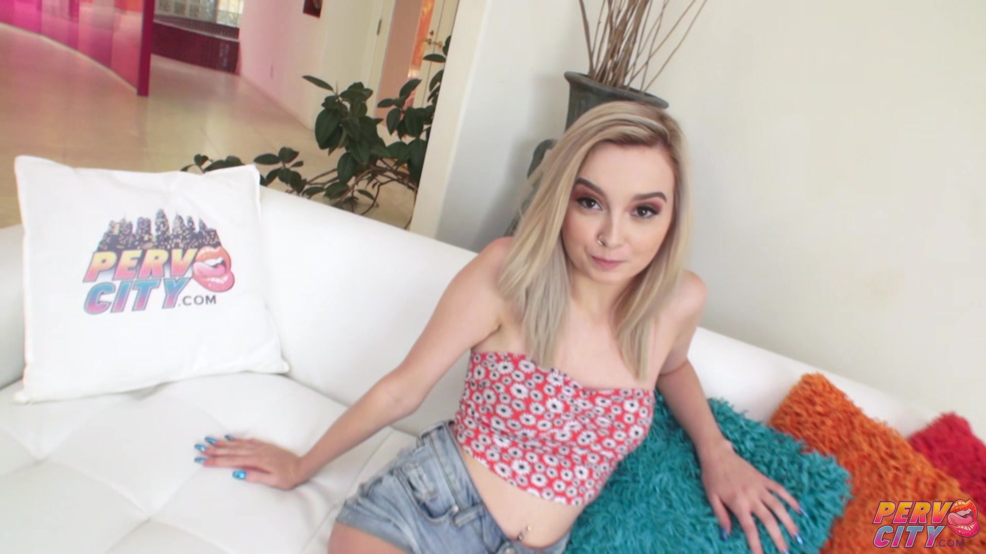Teenage Lexi Lore Masturbates and Orgasms On Set