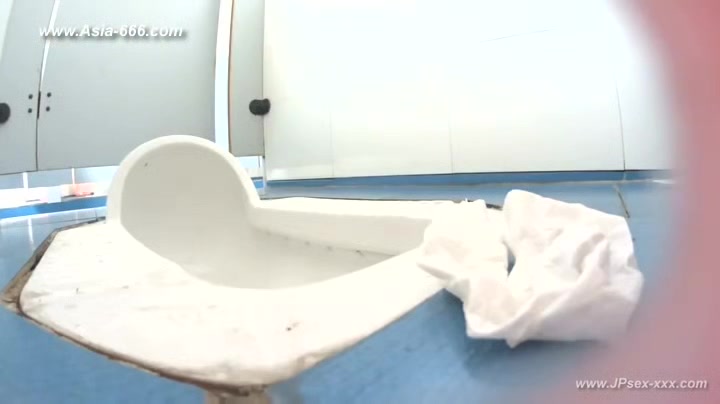 chinese girls go to toilet.97