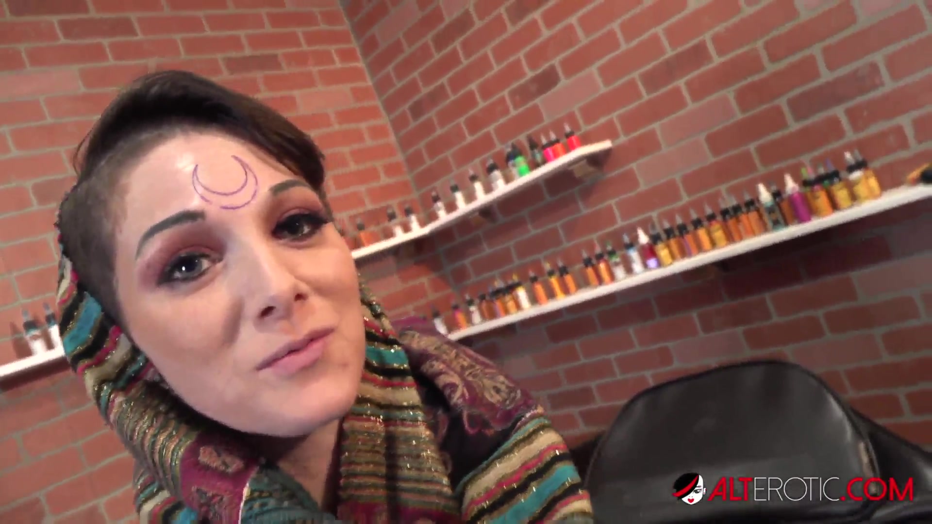 Sully Savage Gets Forehead Tattoo