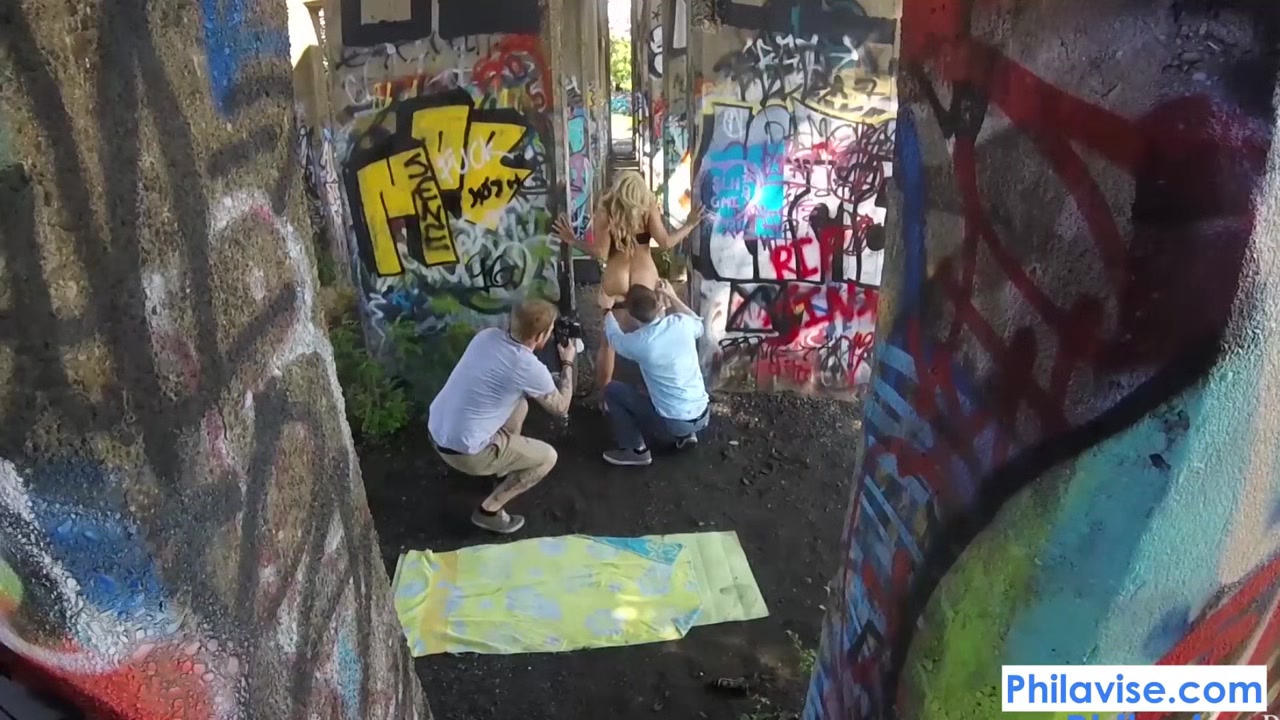 PHILAVISE-Action cam public milf fucking with Alyssa Lynn