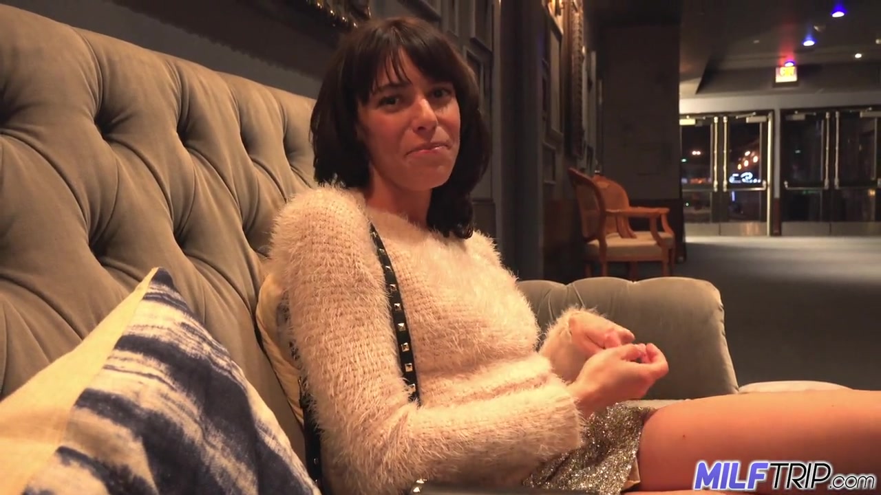 Wet Pussy Milf Gets Dick On The Strip In Vegas - Milf Trip