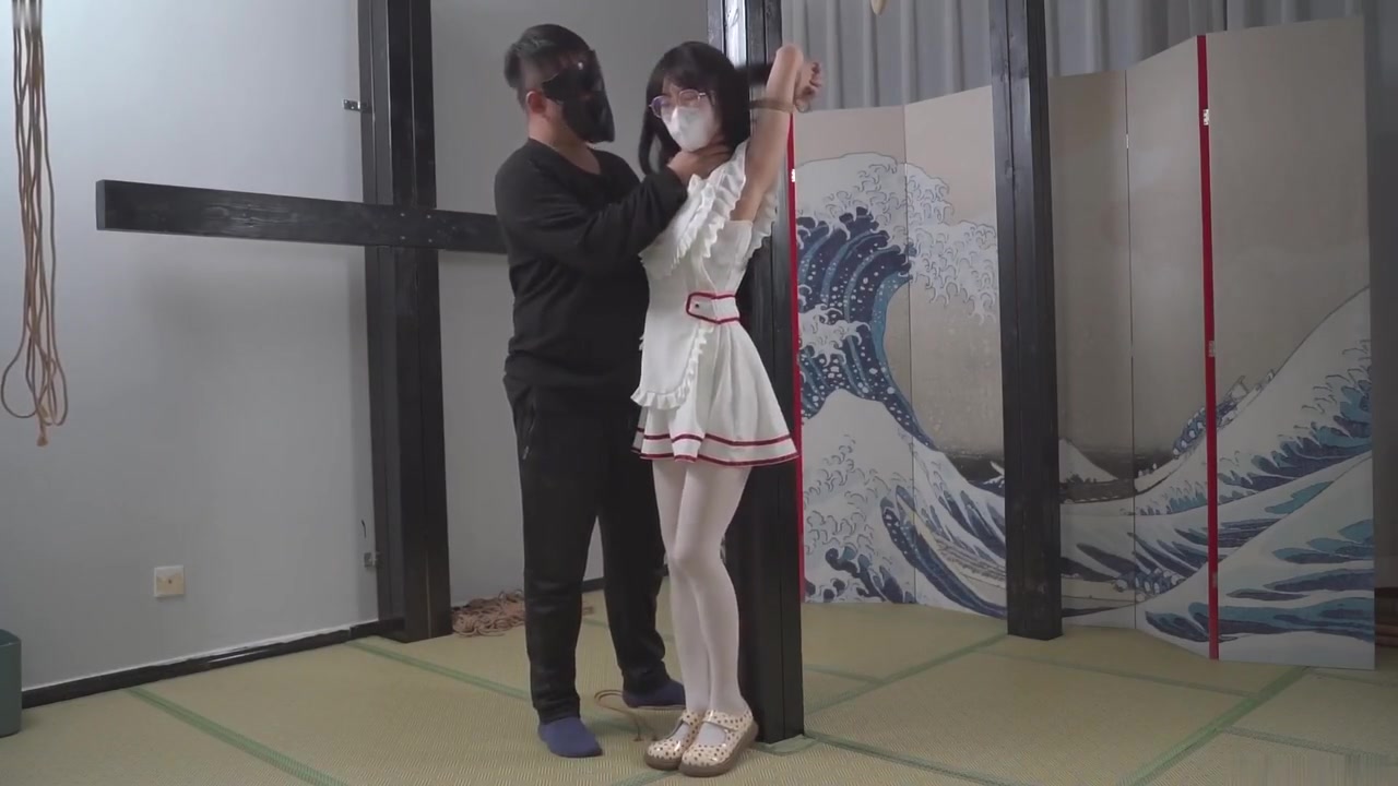Chinese Beauty Bondage