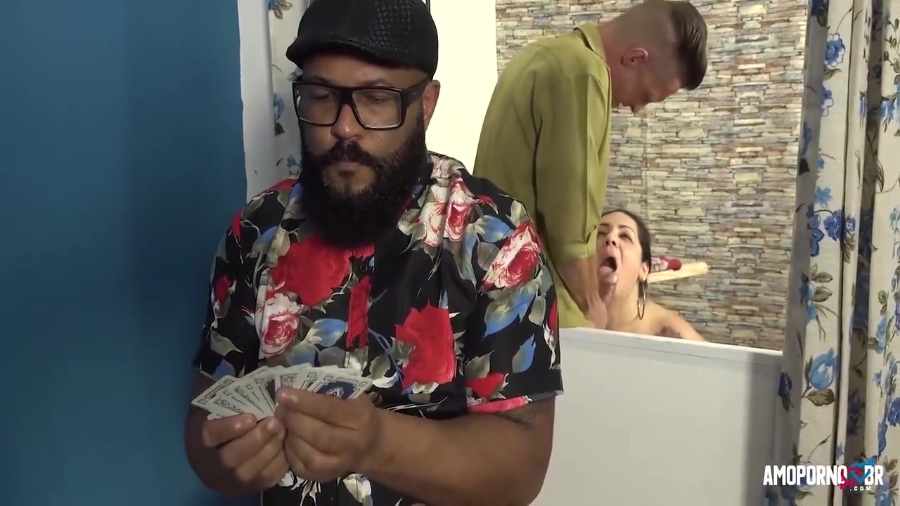 Esposa Infiel, Mama O Leitinho Do Amigo Do Marido 6 Min - Coroa Gostosa