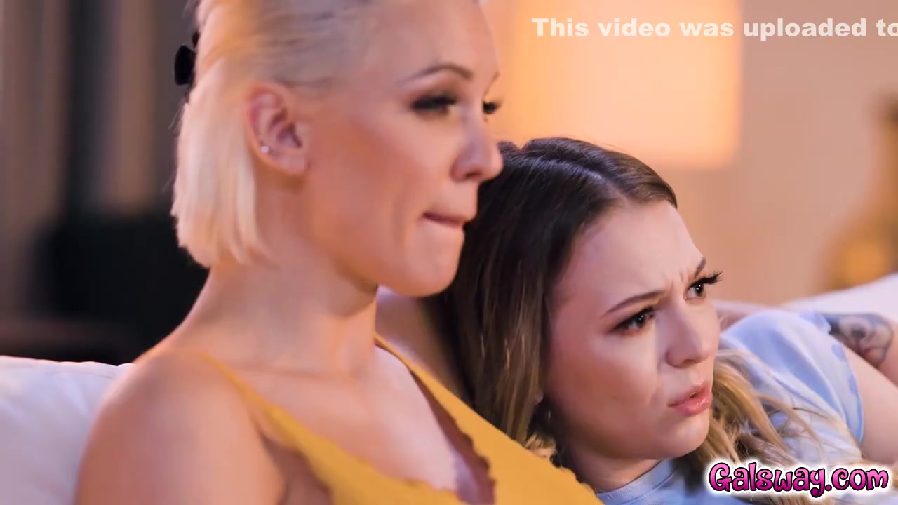 Kenzie And Lily Had A Little Hump In The Night With Lily Larimar, Lily Wow And Kenzie Taylor