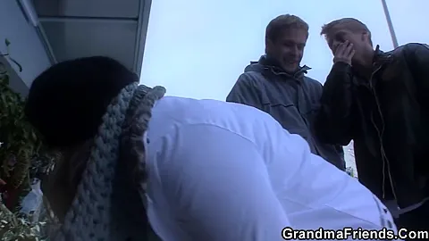Picked Up Step mommy Gets Banged From Both Sides