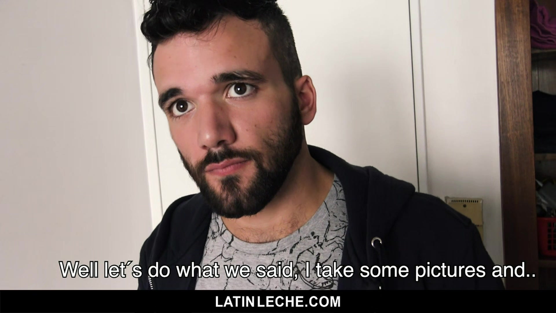 LatinLeche - Muscular Stud Sucks An Uncut Cock For A Fat Wad Of Cash