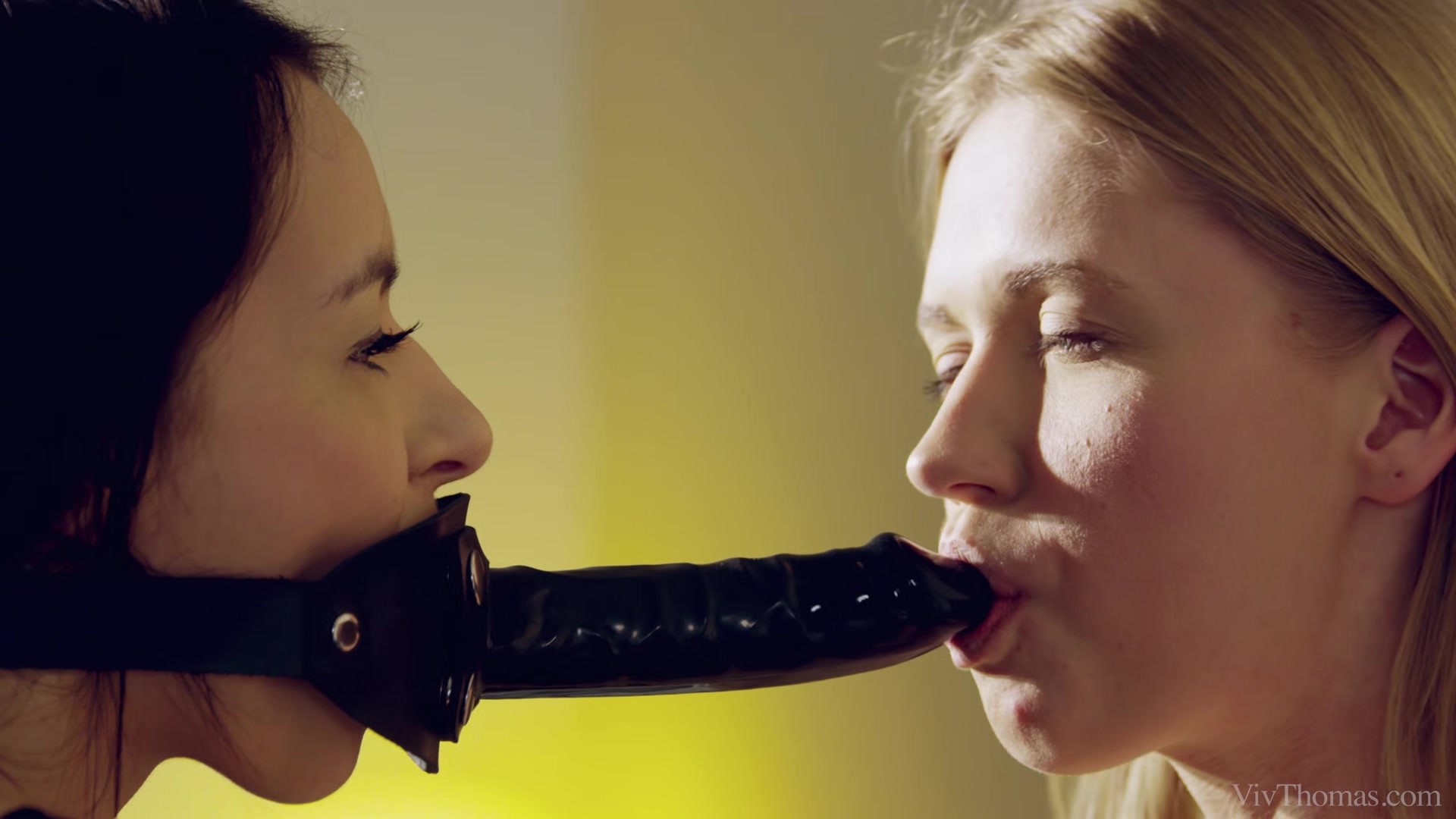 Kinky Trip 1 - Audacious - Sophia Laure & Violette Pink - VivThomas