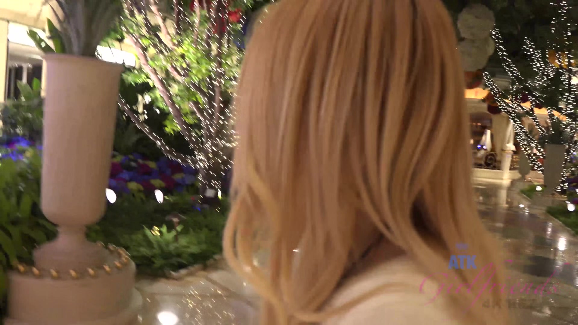 Virtual Vacation In Las Vegas With Sweet Teen Carmen Callaway 1/2