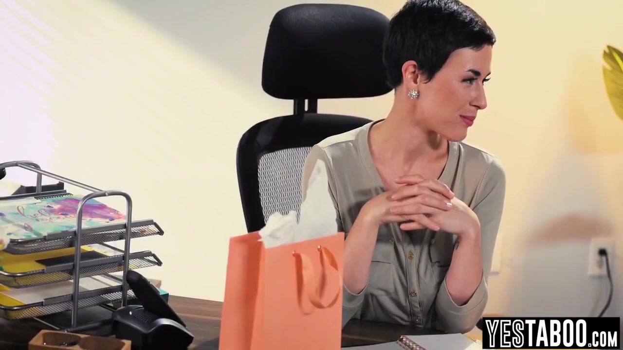 Kinky Boss Made Assistant Fuck Her Big Dick Husband In Her Office - Olive Glass, Rebecca Vanguard And Brunette Babe
