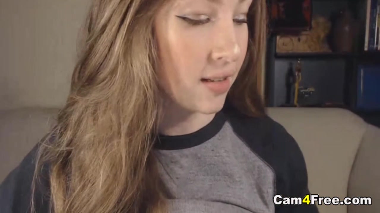 teen 18+ With Big Boobs Put Vibrator On Pussy