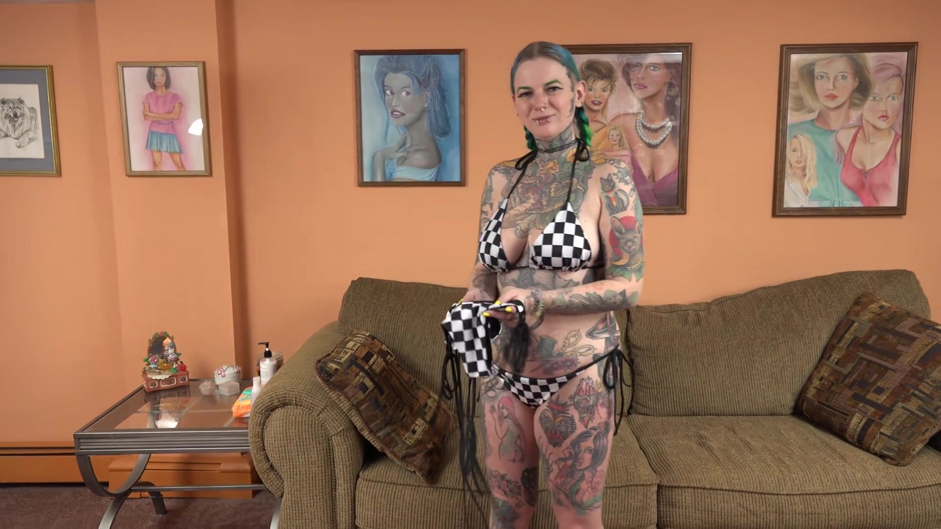 Tattooed Sluts Shae Kink And Vibe Ryder Get Laid In A Threesome