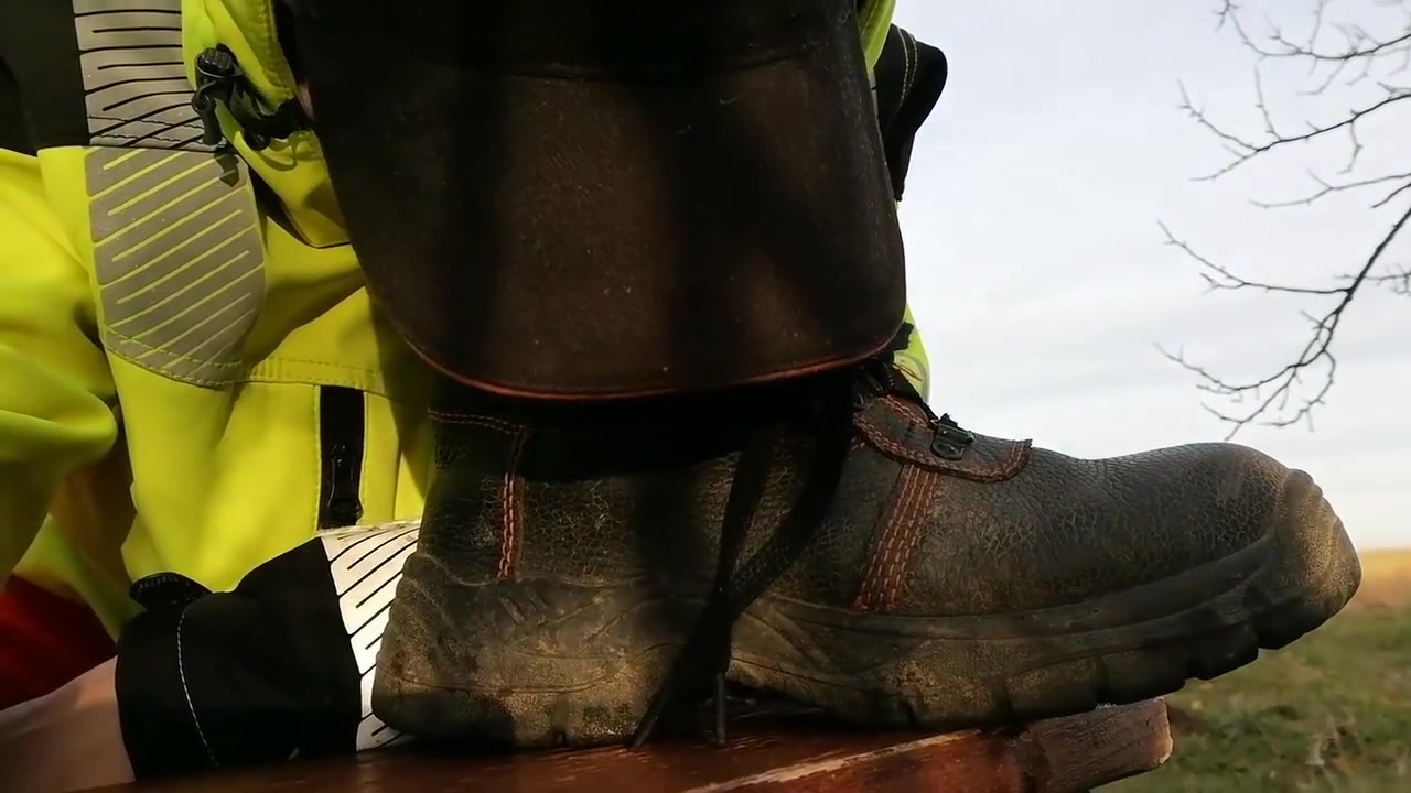 Cum In Boots Solo Pissing And Jerkoff In Hi-vis Uniform