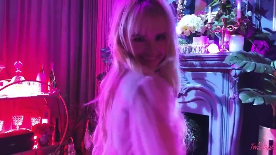 Tempting teen 18+ Erotic Porn Video