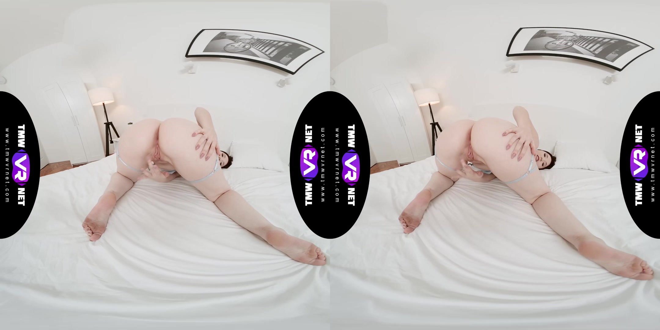 Fighting boredom with orgasming pussy