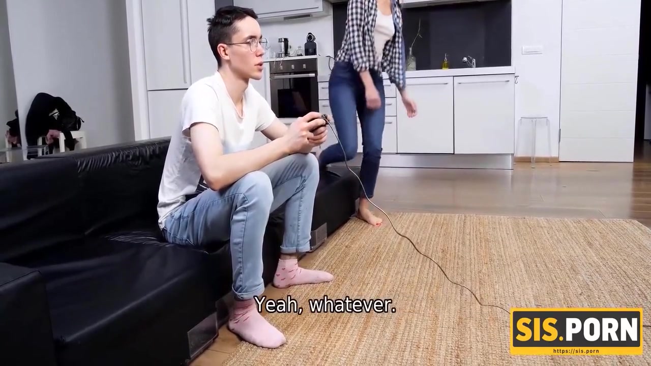 Anna Krowe In Nerdy Boy Tempted Into Sex With Attractive Blond Stepsister 11 Min