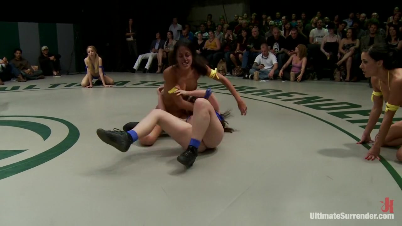 BATTLE OF THE FEATHERWEIGHTS!: The smallest hottest wrestlers battle it out in TAG TEAM action!