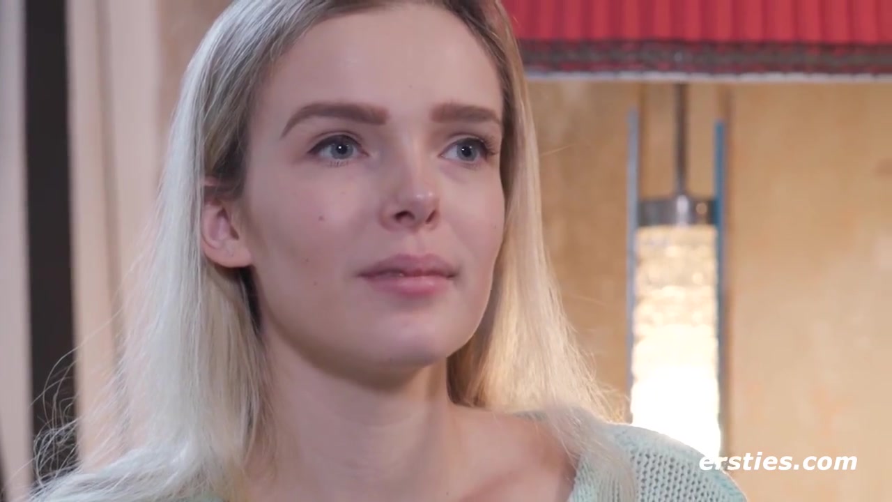 Die Blonde Sandy S Macht Es Sich Selbst Mit Einem