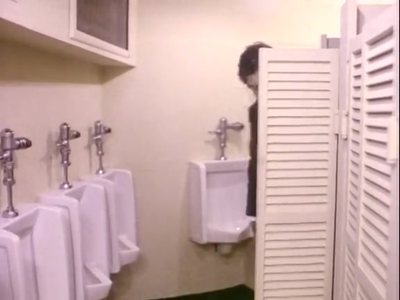 Incredibly hawt classic porn scene in a shitter stall