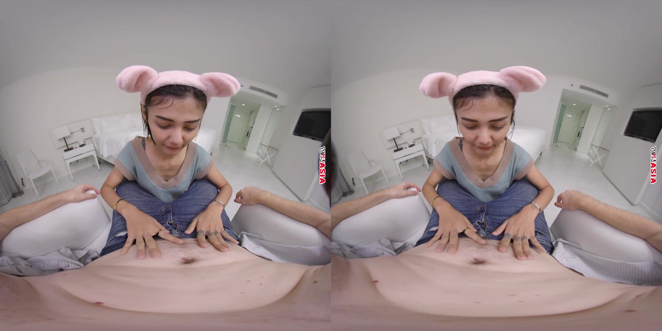 Flat Chested Nurse Met In A Mall, Banged Within 20 Minutes