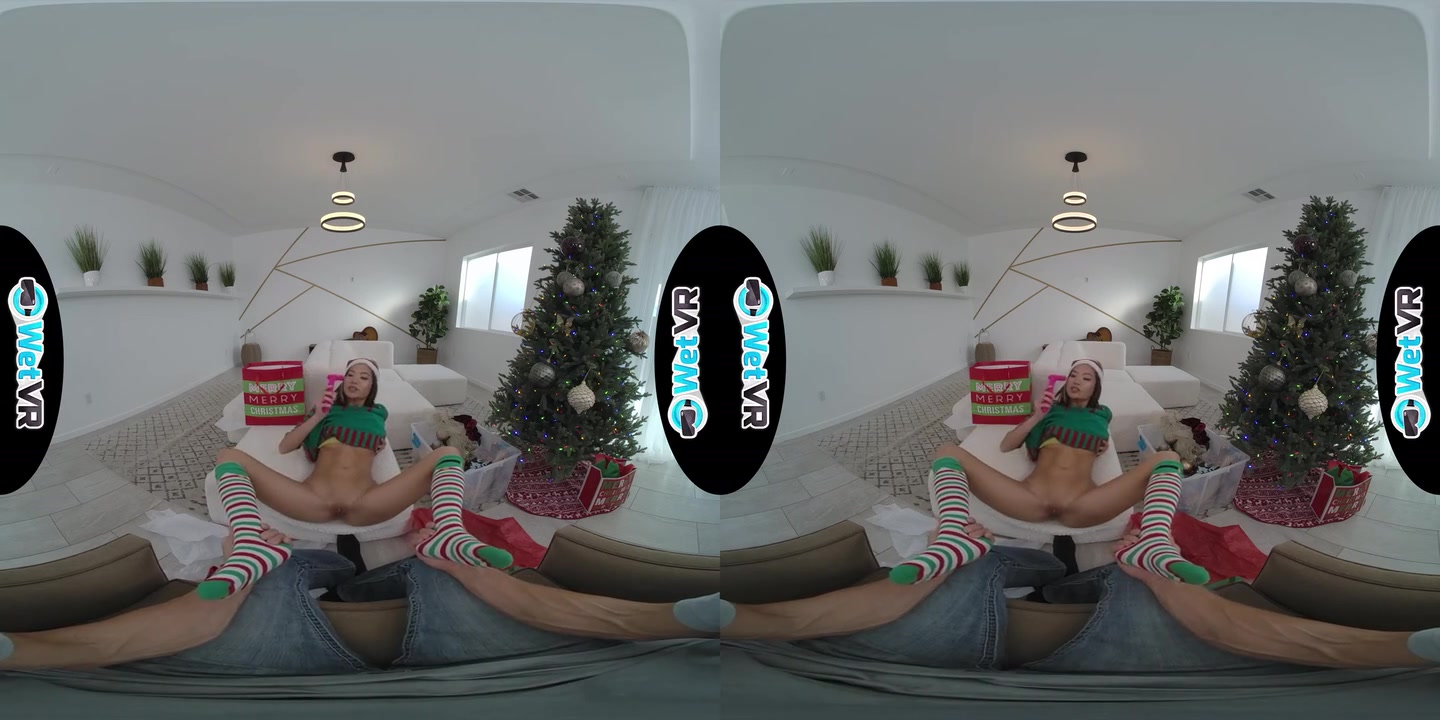 Vina Sky in VR Christmas - WetVR